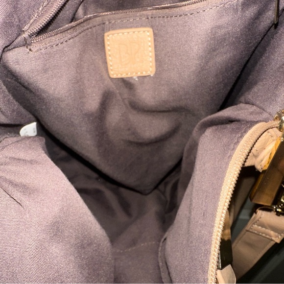 ⭐️BOGO 50% off ⭐️ Nordstrom Tan Leather Purse - Picture 7 of 7